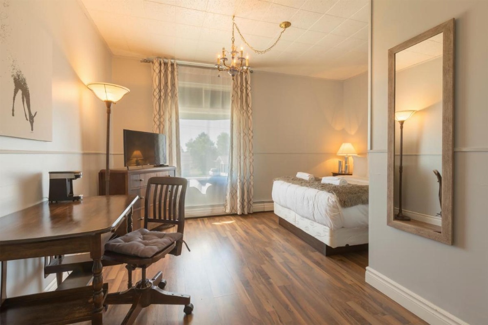 Room image 4